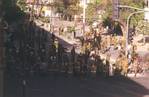Policias listos para enfrentar barricada. Click here to see full size